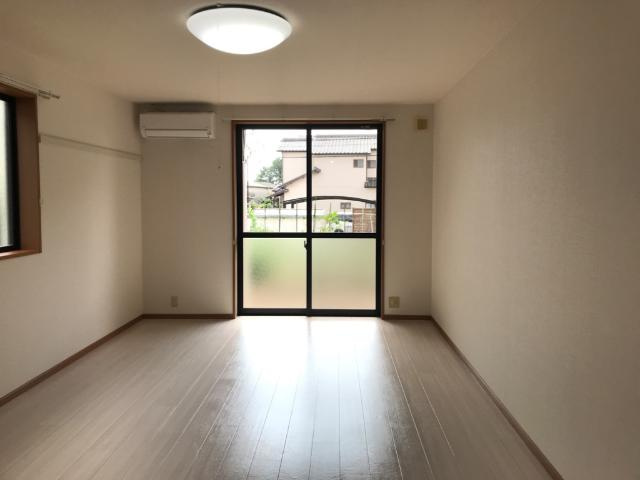 サンハイツ城山　　刈谷市近郊の賃貸はクラスホームの居間・リビング|洋室