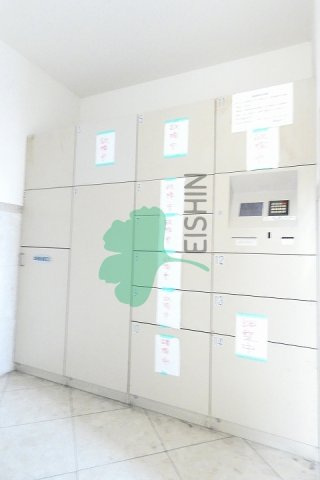 クレタ県庁前のその他共用部分