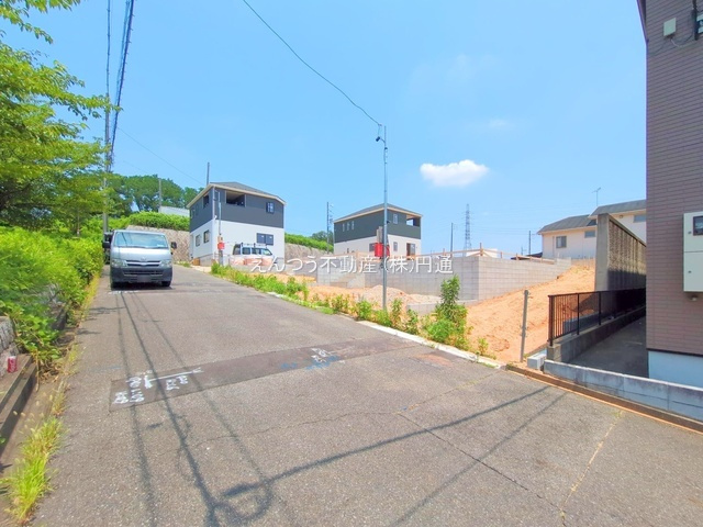 クレイドルガーデン清水山 第2の前面道路含む現地写真