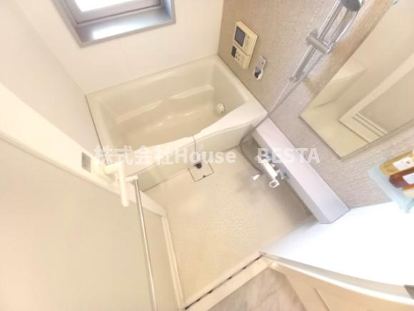 プレジール三ノ宮の浴室