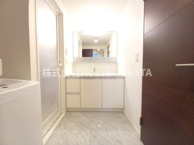 プレジール三ノ宮の独立洗面台