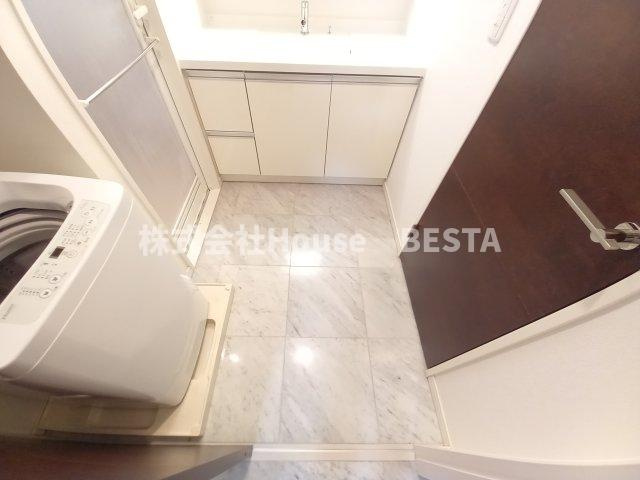 プレジール三ノ宮の洗面所