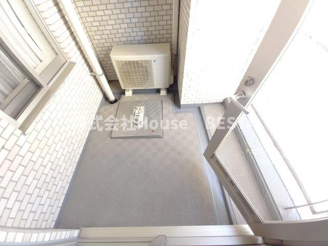 プレジール三ノ宮のバルコニー