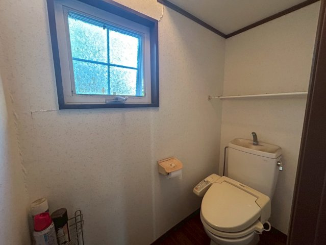 勝浦市興津久保山台　中古戸建のトイレ