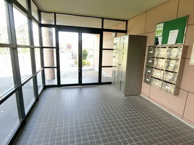 セレーノ松岡Ｂのエントランス