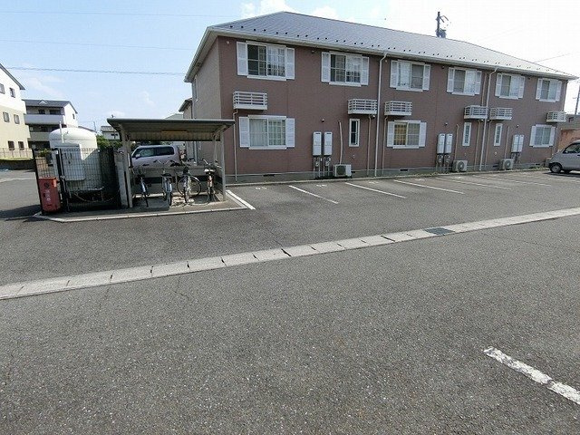 セレーノ松岡Ｂの駐車場