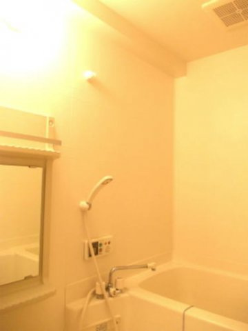 セレーノ松岡Ｂの浴室