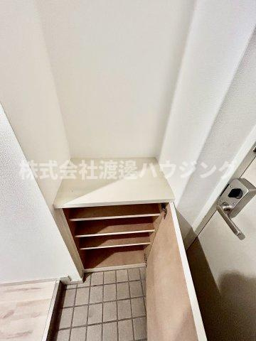 ロイヤルハイツ菅原の収納|下駄箱付き