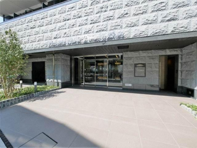 【エントランス】 | プレサンスOSAKA DOMECITYビーツ | ゆとりのあるエントランスです