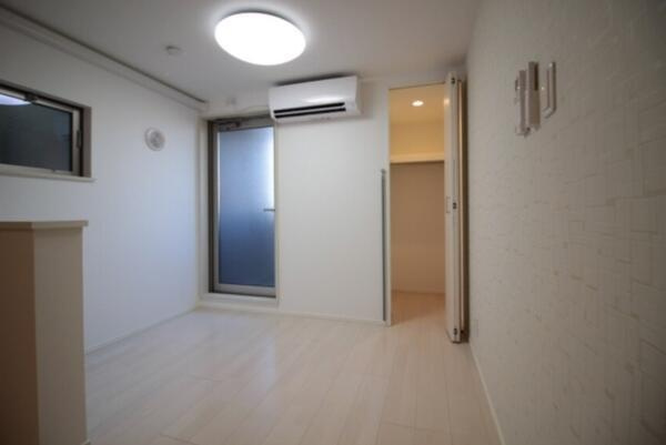 名古屋市天白区野並２丁目の一棟アパートの玄関| 