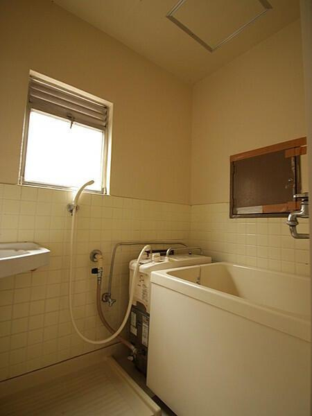 名古屋市北区清水３丁目の一棟マンションの浴室| 