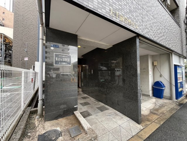ミストラル本町ウエスト　BRAVI不動産のエントランス|【ミストラル本町ウエスト】建物の内部です