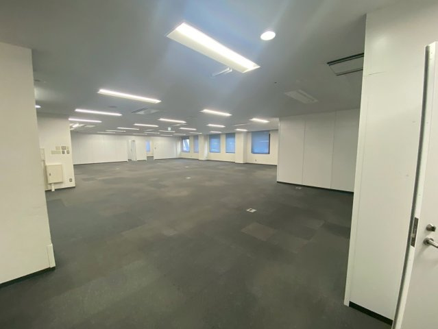 相互ビルの内装