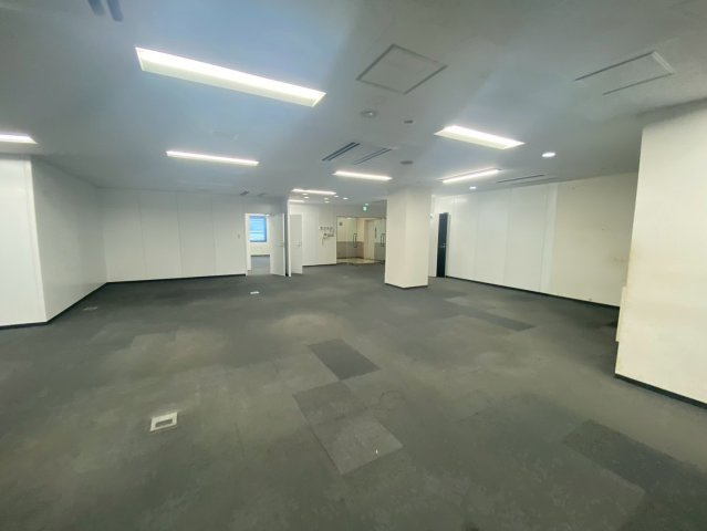 相互ビルの内装