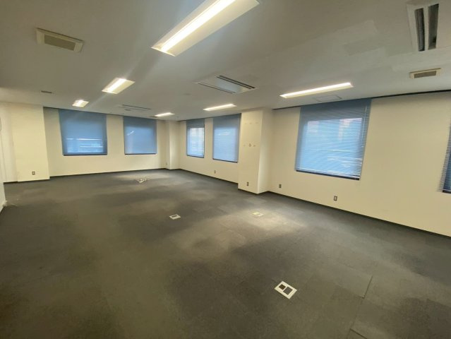 相互ビルの内装