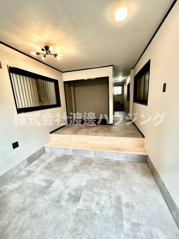 日の出町戸建の玄関