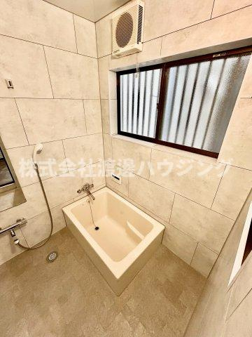 日の出町戸建の浴室