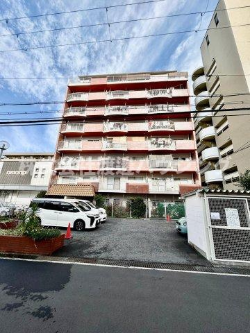 ユニライフ江坂の外観