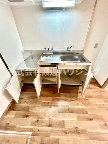 ユニライフ江坂のキッチン|キッチン下収納