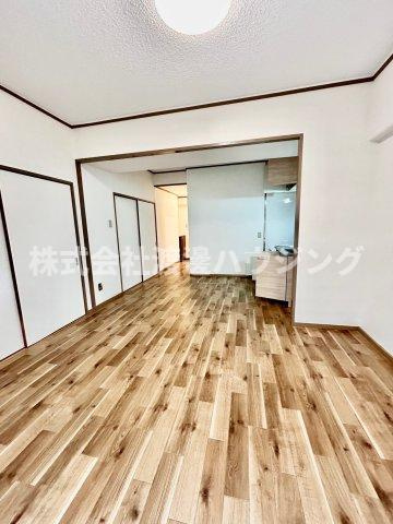 ユニライフ江坂の居間・リビング