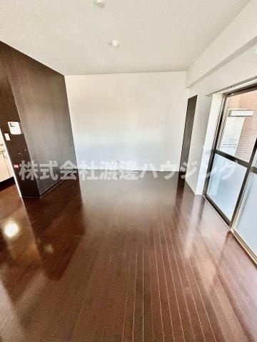 アンフィニⅦ緑地公園の居間・リビング