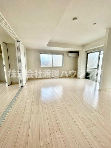 綿榎ハイツの居間・リビング