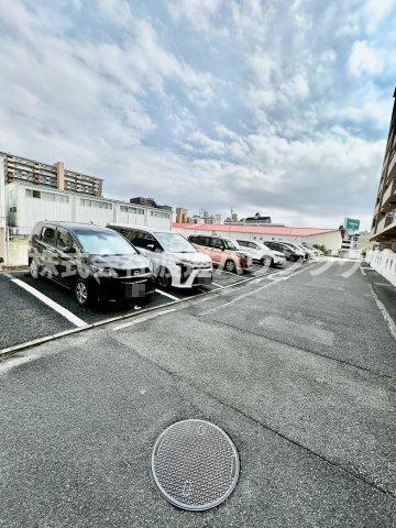 グランベール桃山台の駐車場