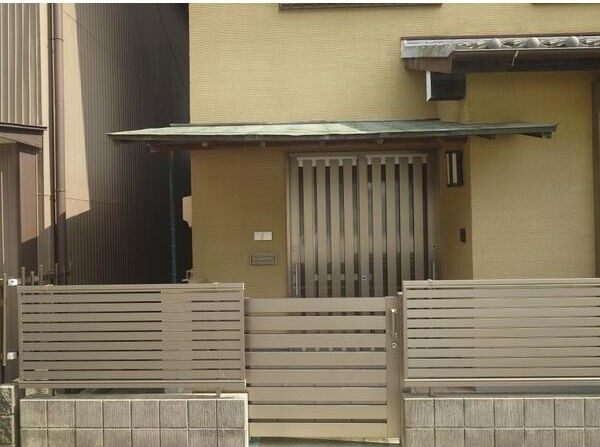 長久手市岩作貸家のエントランス