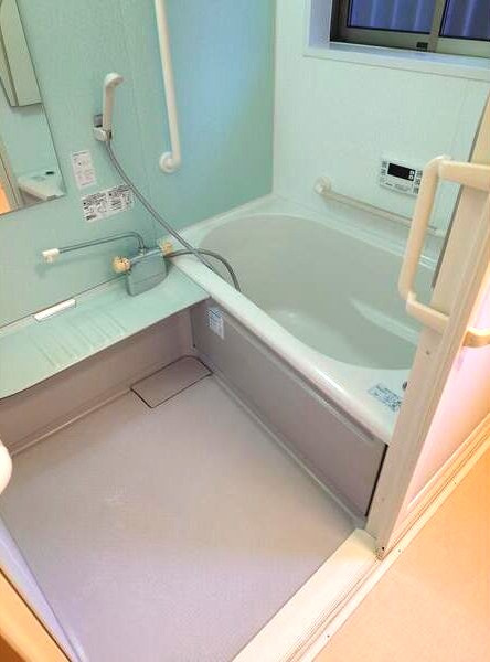 長久手市岩作貸家の浴室