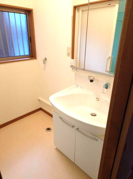 長久手市岩作貸家の洗面所