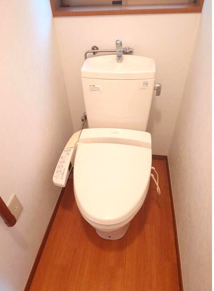 長久手市岩作貸家のトイレ