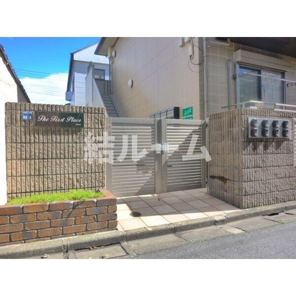 板橋区大谷口２丁目のアパートのエントランス