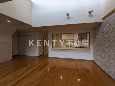 【居間・リビング】 | レセーヌ白金長者丸 | 使いやすい居間です