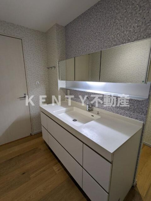 【洗面所】 | レセーヌ白金長者丸 | コンパクトで使いやすい洗面所