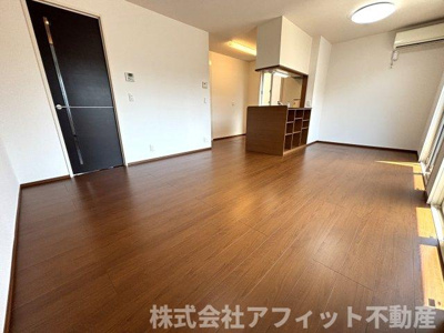 【居間・リビング】 | LIONESS Ⅱ | LDK14.7帖