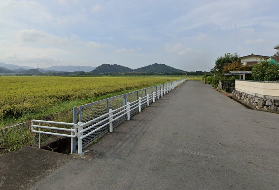 野洲市近江富士３丁目　売土地の前面道路含む現地写真