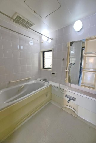 大阪市西成区松3丁目　売店舗付住宅の浴室