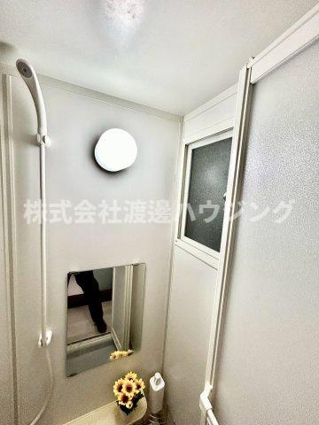 内代町3丁目貸家のその他|浴室に窓有