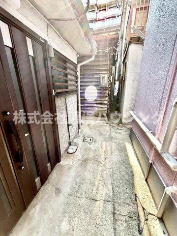 内代町3丁目貸家のエントランス