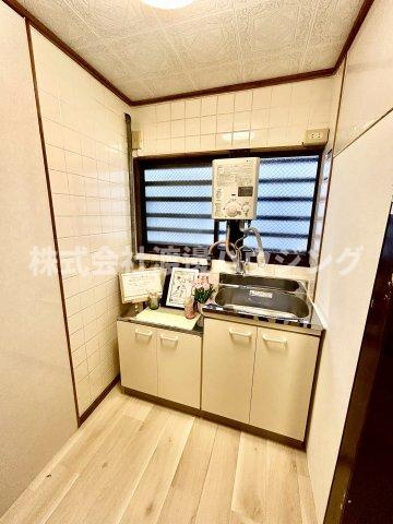 内代町3丁目貸家のキッチン