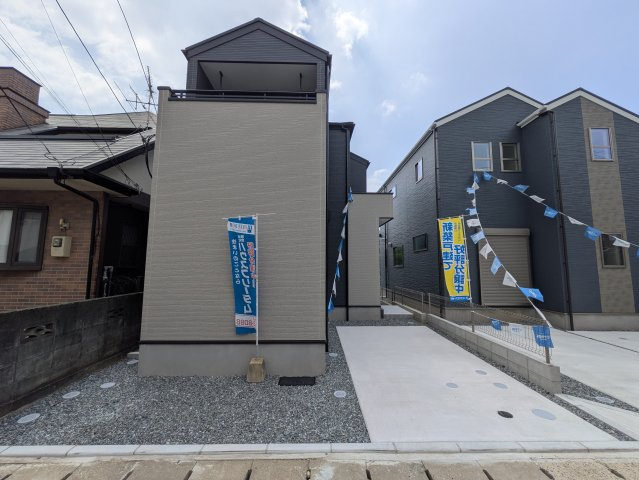 城南区梅林3丁目2期　1号棟の駐車場