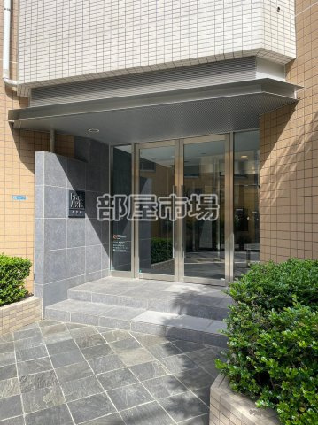 パークアクシス御徒町のエントランス