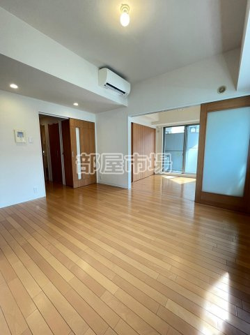 パークアクシス御徒町の居間・リビング