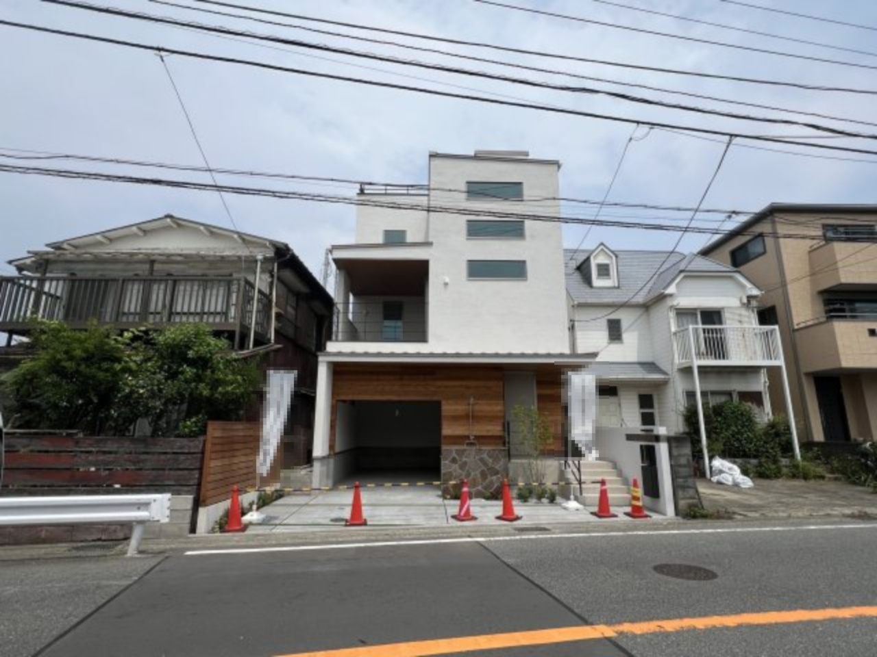 海まで徒歩５分！スカイバルコニーから江ノ島が一望できる新築住宅