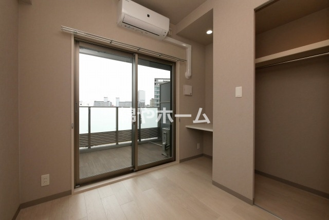 リヴェント難波サウスの居間・リビング|こちらのリビングで趣味の時間をお楽しみください