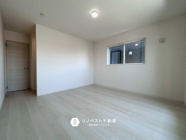 東大阪市金岡1丁目の洋室|約8.75帖の広々とした洋室です。寝室などに最適なお部屋です♪