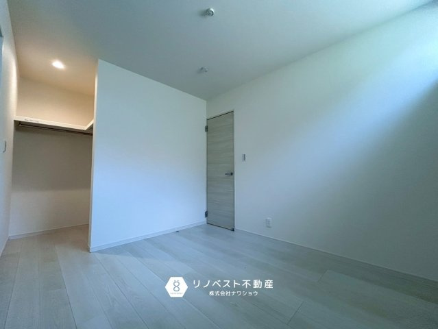 東大阪市金岡1丁目の洋室|全洋室にウォークインクローゼット付きで収納には困りません♪