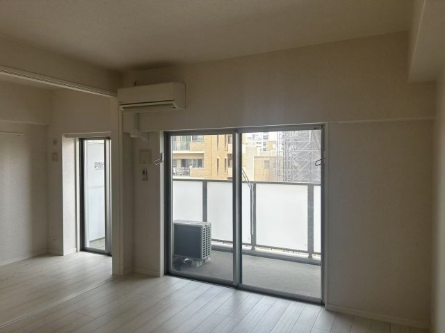 ネストピア唐人町駅前の居間・リビング