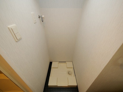 【設備】 | comforespa新大阪 | 洗濯機置き場です