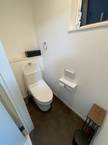 桐生市三吉町戸建のトイレ